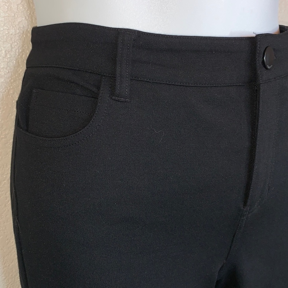 VINCE jeans, sleek skinny, high waist, monogram button, classic 5 pockets. 8 - Picture 9 of 17